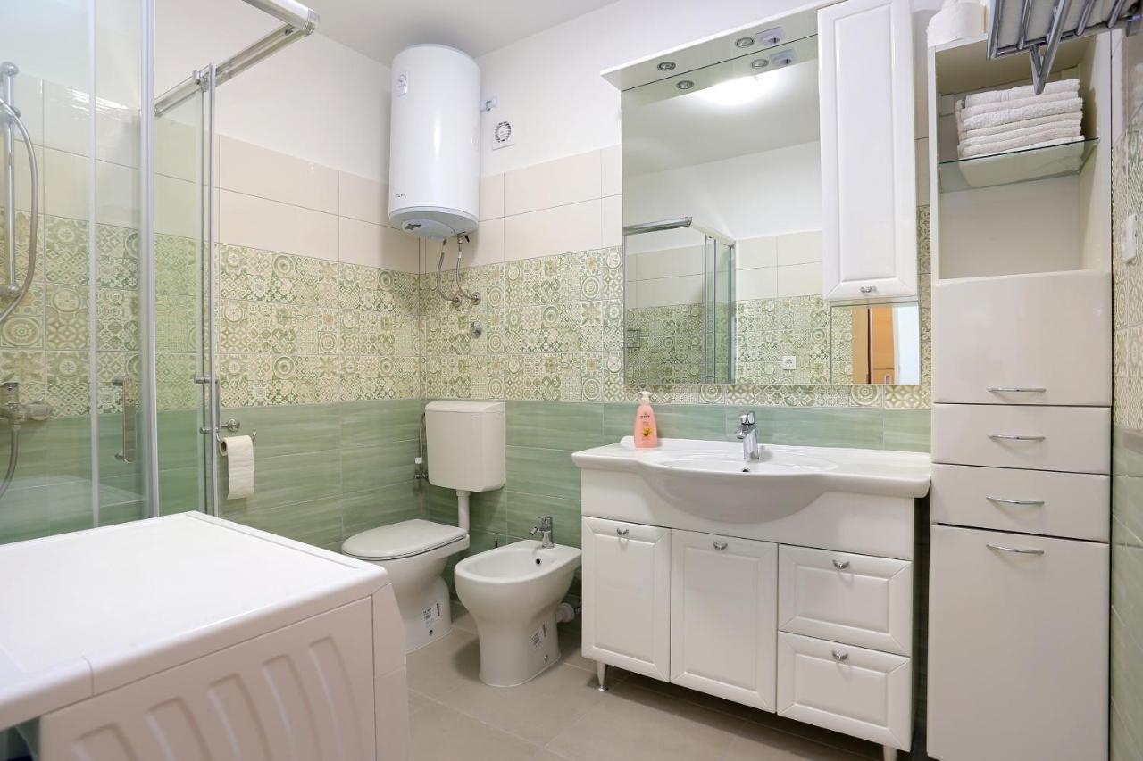 Apartments By The Sea Duce, Omis - 2737 Bagian luar foto