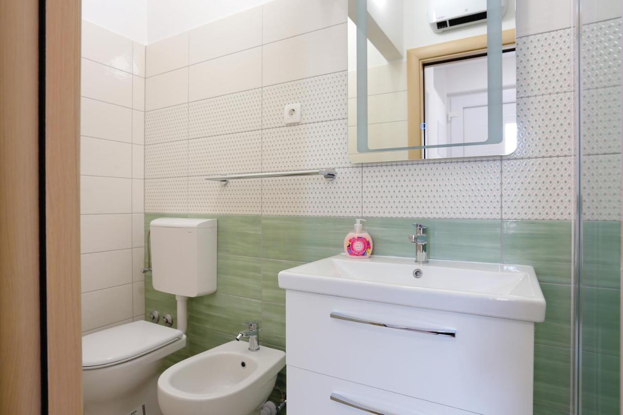 Apartments By The Sea Duce, Omis - 2737 Bagian luar foto